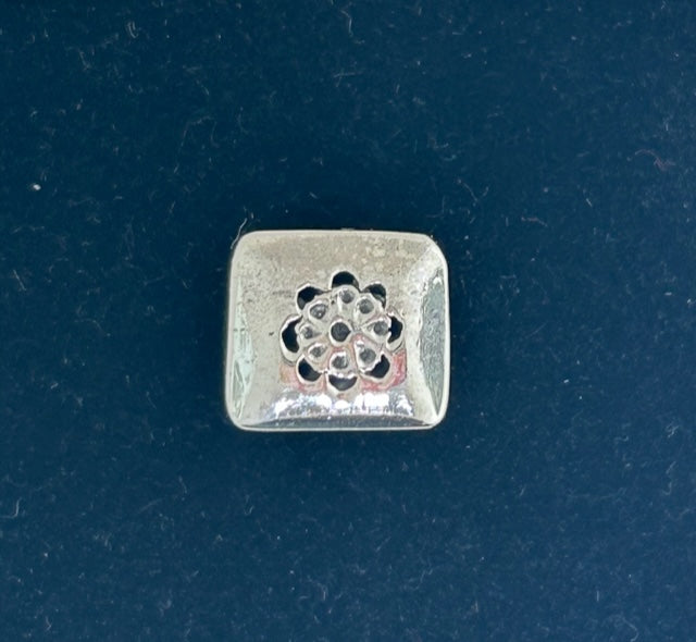 B06- Bali Silver