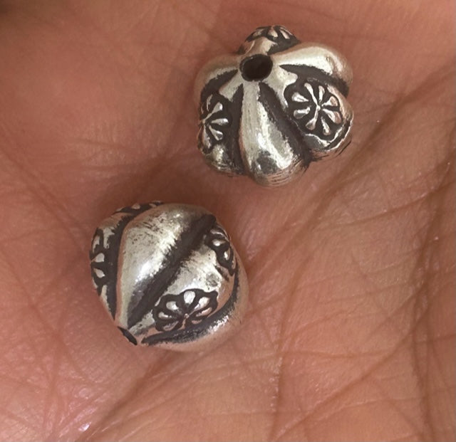 HB10-Hill Tribe Silver Bead