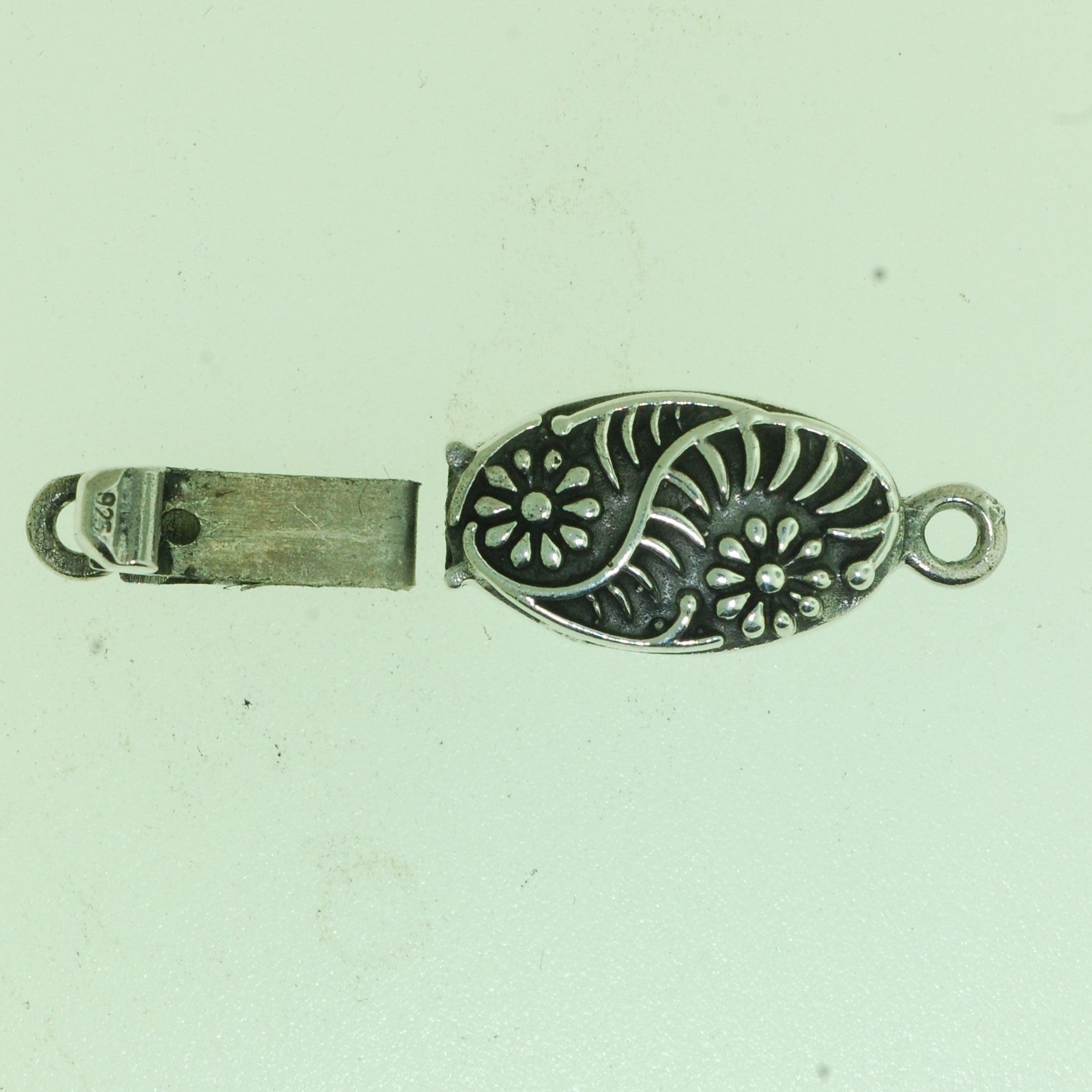 Boxs021- Sterling Silver  Oval  Daisy Flower Box Clasp